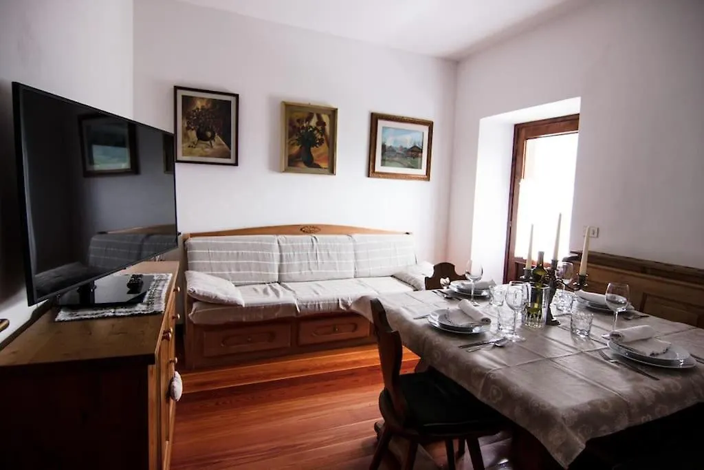 Apartman Reddish Deer House ::: Cadore Dolomiti Valle di Cadore Olaszország